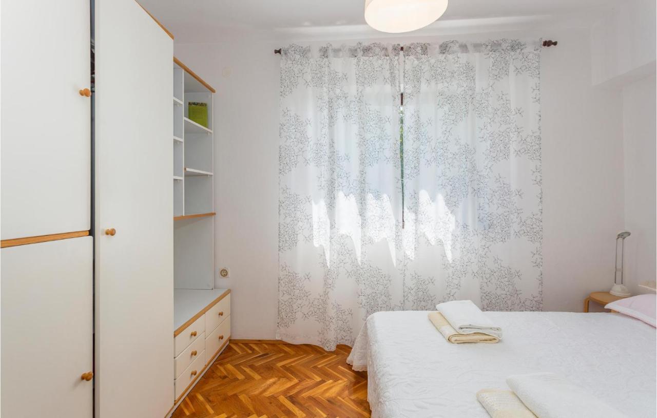 Beautiful Apartment In Omisalj With Kitchen ภายนอก รูปภาพ