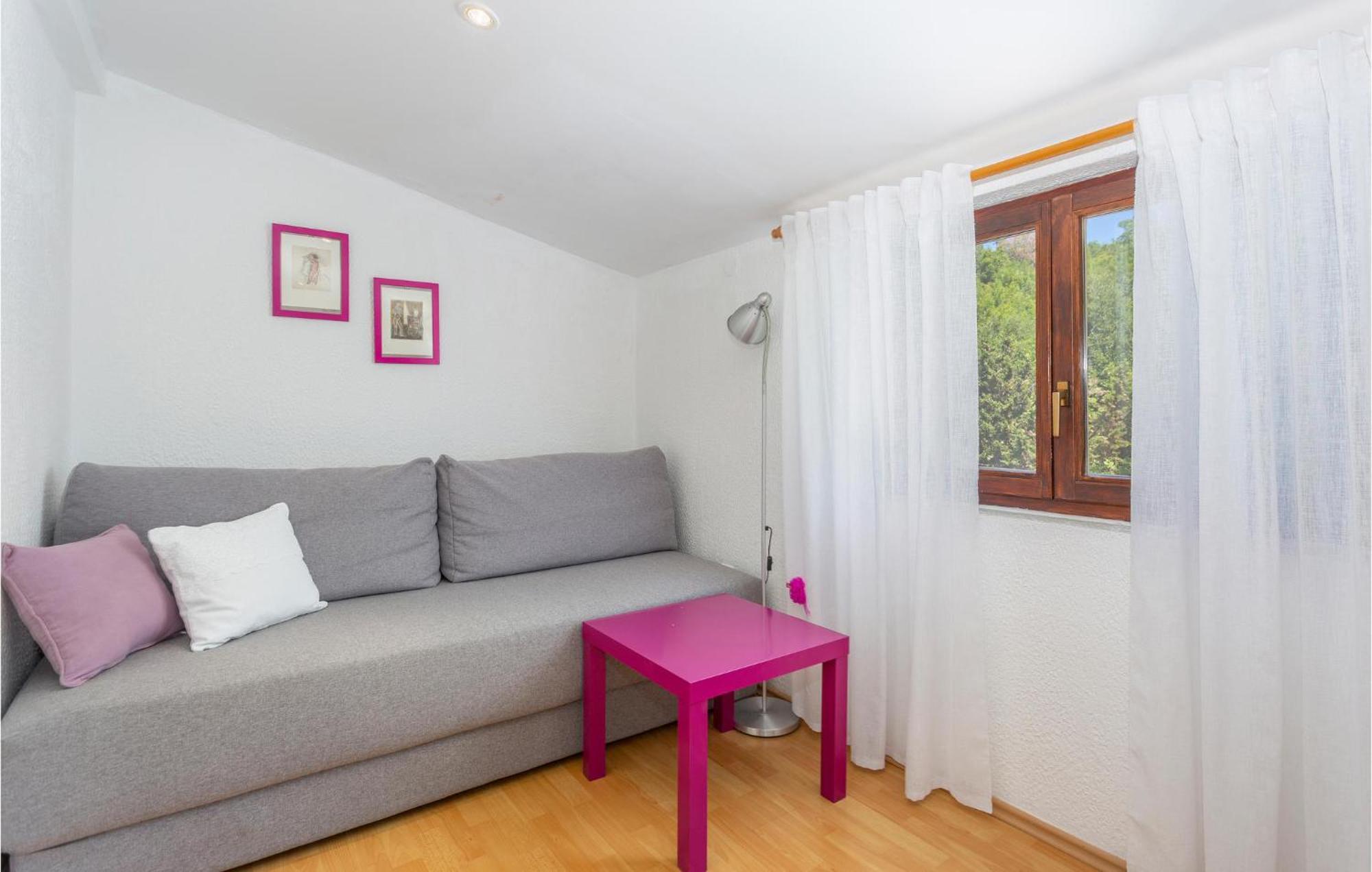Beautiful Apartment In Omisalj With Kitchen ภายนอก รูปภาพ